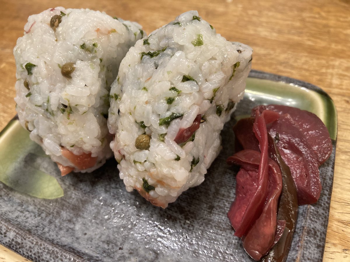 しば漬けを作りました。乳酸菌の酸っぱいお味が美味しい。