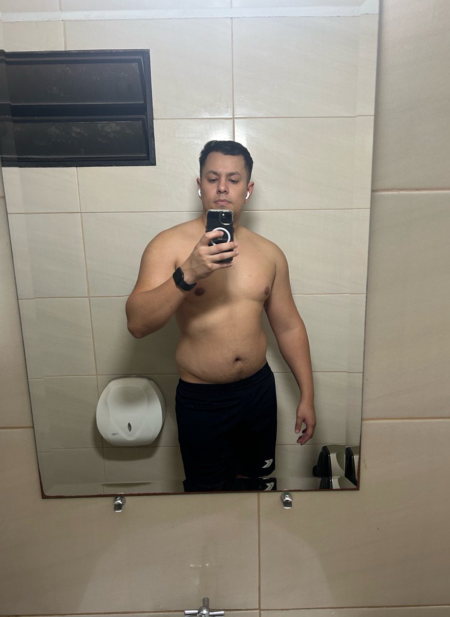 manuarambulo's tweet image. Jueves de hombros 💪🏼💪🏼💪🏼🥵