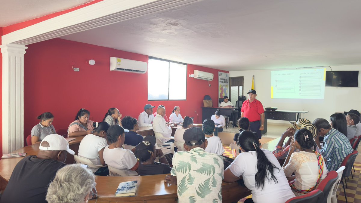 FondoAdaptacion's tweet photo. ➡️🤩En Ayapel, líderes de diversas asociaciones y organizaciones participaron y se conformó un Equipo de Gestión Territorial con 23 miembros para asegurar la participación comunitaria y el seguimiento de las intervenciones del Fondo Adaptación. 🙋🏿‍♂️🙋🏼‍♀️ https://t.co/jHVBhwjsK1