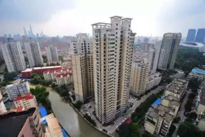 Business Insider India🇮🇳 (@biindia) on Twitter photo Bengaluru's residential real estate market soars as prices shoot up by 32% year on year
#Bengaluru #realestate
businessinsider.in/investment/new…
By <a href="/deekshith_np/">Deekshith Nevil Pinto</a> Bengaluru's residential real estate market soars as prices shoot up by 32% year on year
#Bengaluru #realestate
businessinsider.in/investment/new…
By <a href="/deekshith_np/">Deekshith Nevil Pinto</a>