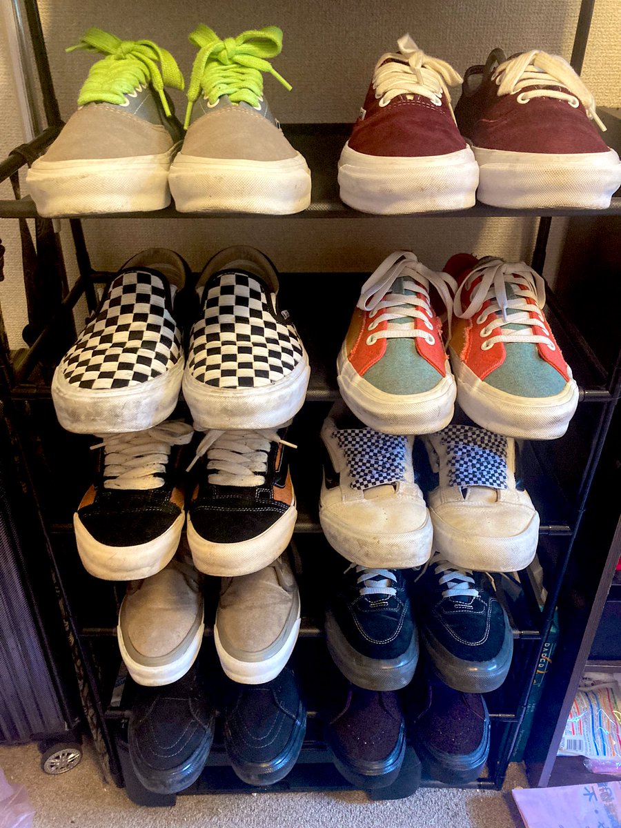 T184M's tweet photo. ウマ娘ばっかりポストしてますが、実はスニーカー集めも趣味です。
流行りのNIKEじゃなくてVANSっていう若干の逆張り要素を兼ねてますが…w
唐突に最近買ったお気に入りを紹介!
なんと、馬毛を再現した毛足の長いスエードと蹄鉄が付いてます!
ウマ娘関連はは今後これで参加予定!
#sk8mid https://t.co/eSSaSBU9Uw