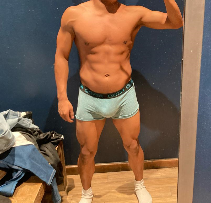 furiahot69's tweet photo. Que tal me veo? que me harías? #gay #bulge #hot #sex follow¡¡ para subir mas o abro mi OF https://t.co/aSLHtsfPjR