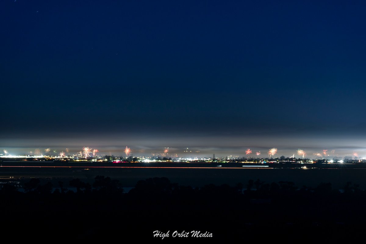 highorbitmedia's tweet photo. Fireworks lighting up the skies over Salinas, CA. July 4, 2024. I finally got a chance to get above the city and capture images like this!

@cityofsalinas @salnews @visitca @mcweekly @montereyherald @ksbw @kion546 @SFGate

#Salinas #4thofJuly #Fireworks #photography https://t.co/dniWJFiiNA