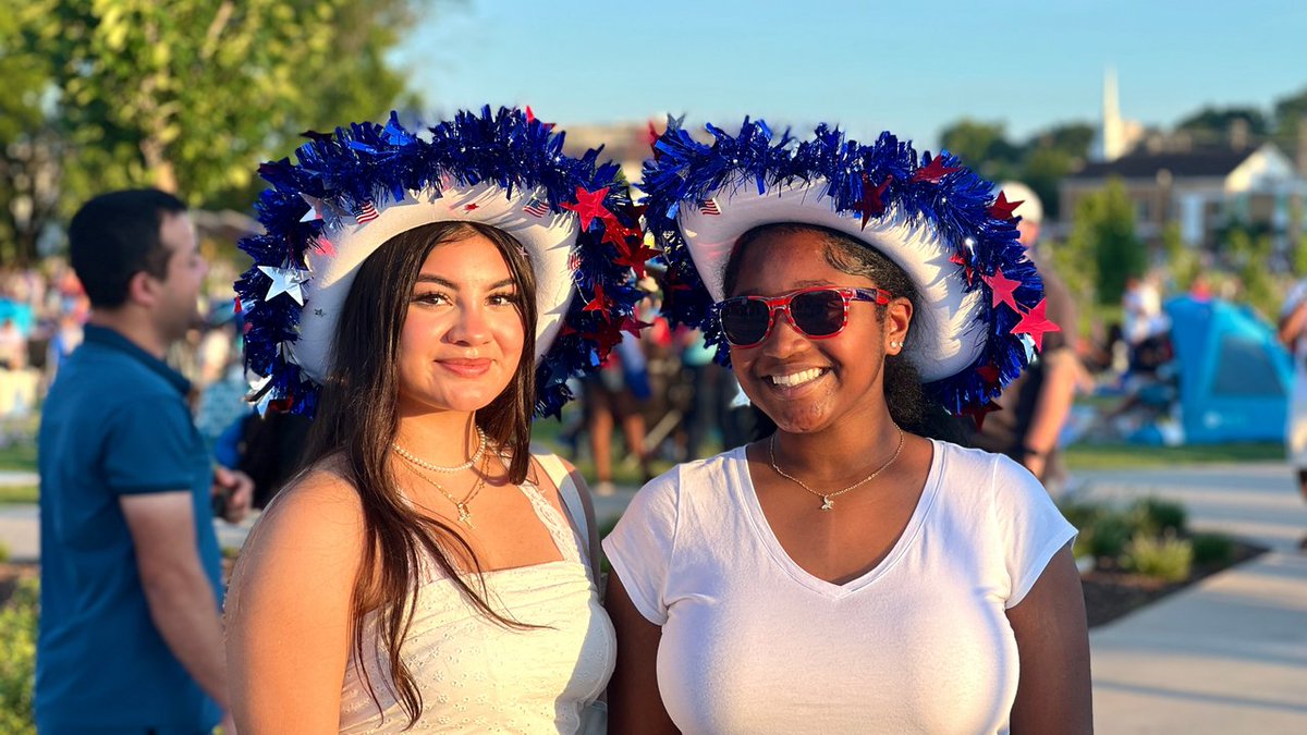 CityGreenville's tweet photo. Happy Fourth of July #GreenvilleSC! πΊπΈ We had a BLAST celebrating with you at @MBAClemson Fireworks on the Fourth at #UnityGVL. π https://t.co/FEftIJk0t6