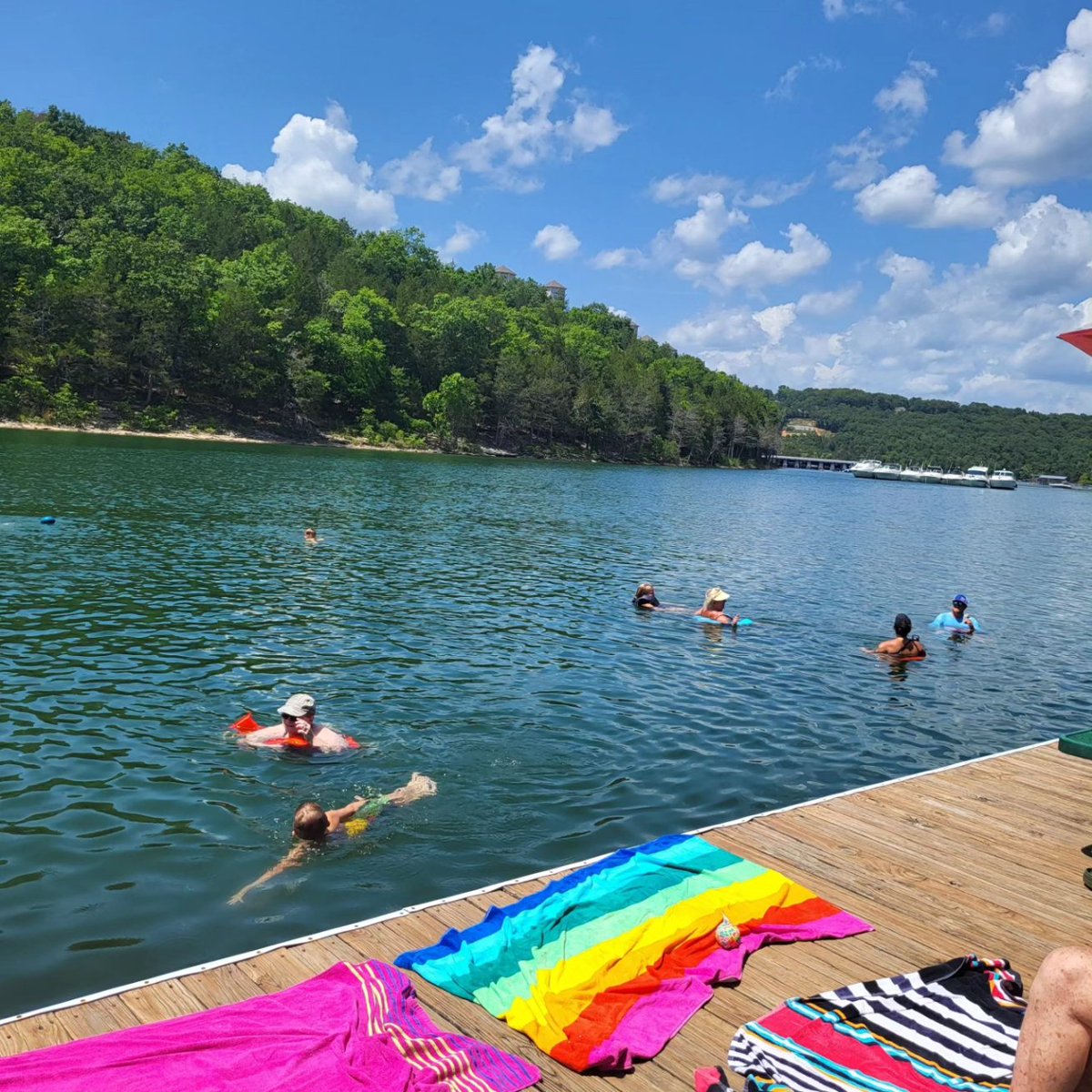JessicaChinn4's tweet photo. Celebrating our freedom at Table Rock Lake. ❤ https://t.co/QoqQLHdVYJ