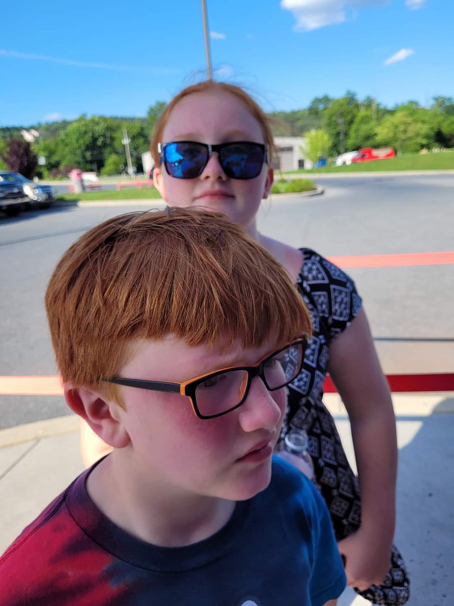 EBlainesWorld's tweet photo. We enjoyed the afternoon with family, ate lots of food, and swam like fish. 🏊♂️
Stopped for some #Brusters milkshakes🥛on the way home to cool off. Relaxed this evening watching the #flash ⚡️to end this years #FourthOfJuly https://t.co/r69tbQ4uut