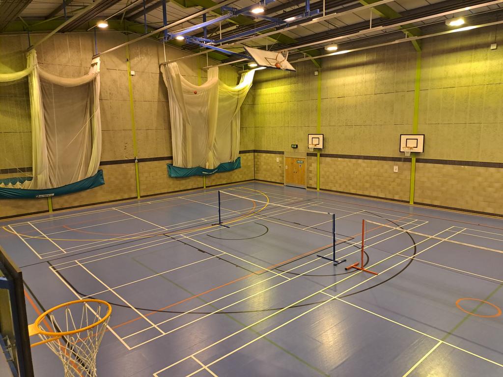 And just like that, it's back to being a sports centre. Who would know that just an hour ago, it was the site if a historic election count which saw Labour wrest control of a Tory stronghold. That's all from at #SuffolkCoastal. Time for some sleep I think!