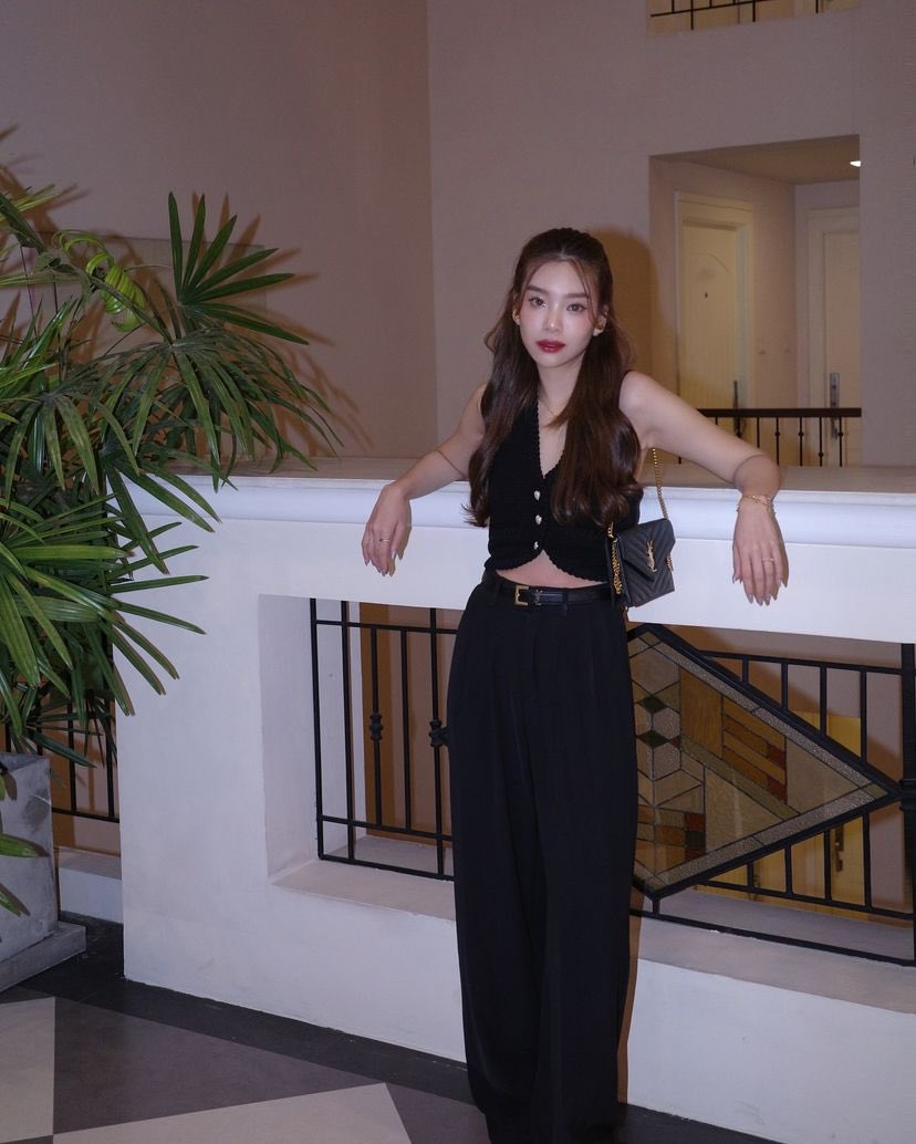 ลก๊ ร่างคนสวยกับร่างมุมาพร้อมกันแบบนี้เลือกหวีดไม่ถูกแล้วววว คนเราทำไมถึงสวย น่ารัก ขี้เล่น ครบจบในคนเดียวได้ขนาดนี้นะ ทำผมทรงนี้ก็สวยยยยย ทำบ่อย ๆ ได้เลยมันสำคัญกับชีวิตเรามากจริง ๆ 💗

#KaewNatruja