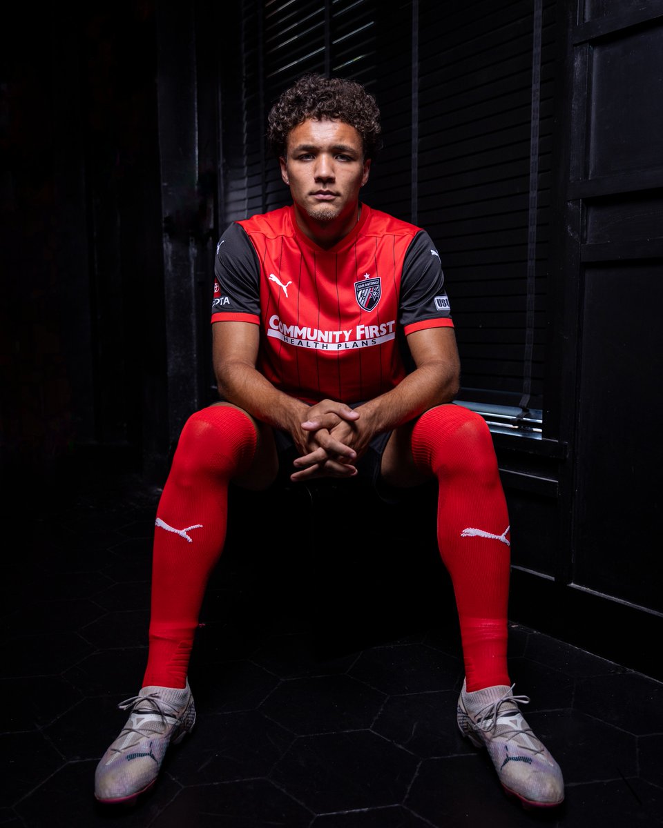The full on-field kit 🔴⚫️🔴

Shop online at SAFCfanshop.com &amp; in store at The Soccer Factory on Starcrest!