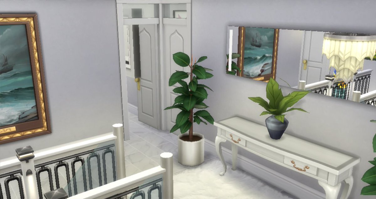 Mientras tanto, las hermanas discuten, alguien entra en una de las habitaciones.