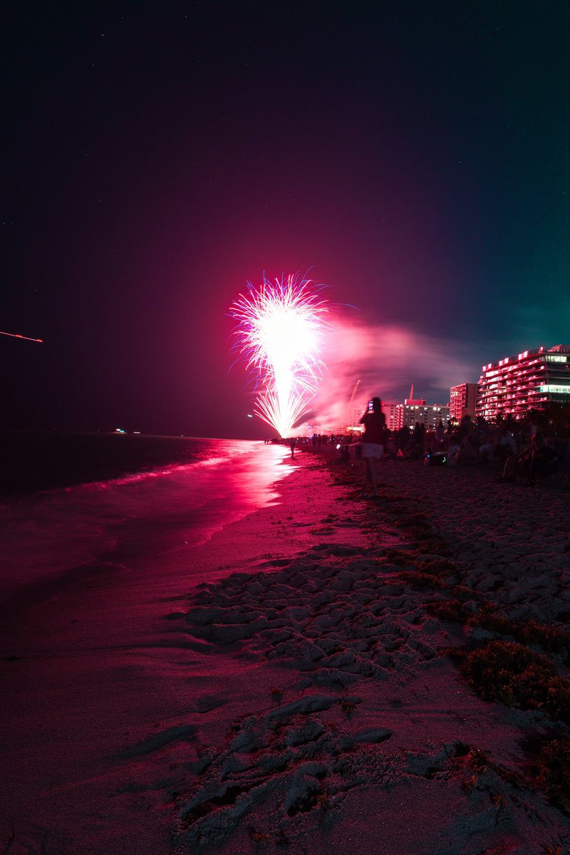 SPORE_ONE's tweet photo. Happy 4th! 🎉🇺🇸🎆 https://t.co/BAKDbSZhXT