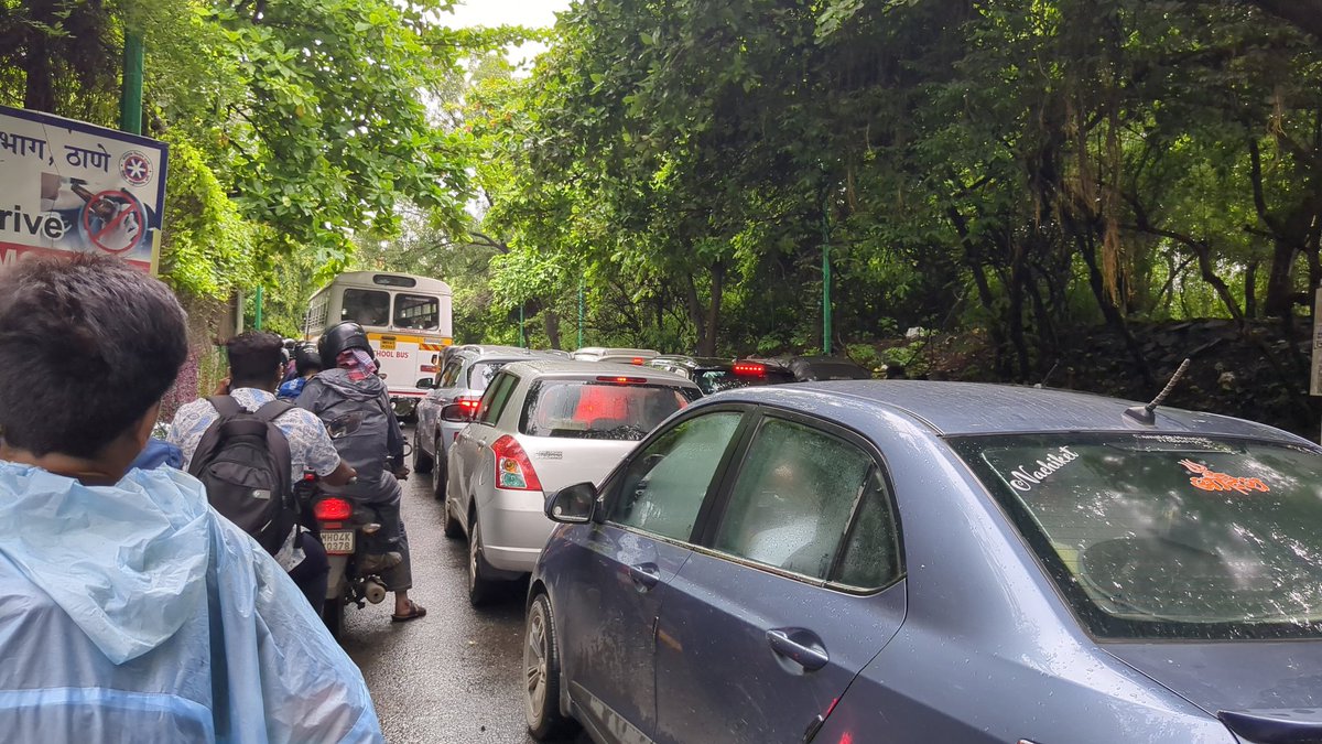 iamTapanPandya's tweet image. Heavy traffic from #ghodbunder rd manpada towards fountain hotel and both side 😐 avoid this route #thane 

@ThaneCityPolice @TMCaTweetAway @RoadsOfMumbai @mumbaimatterz @MumbaiLiveNews @mumbaitraffic