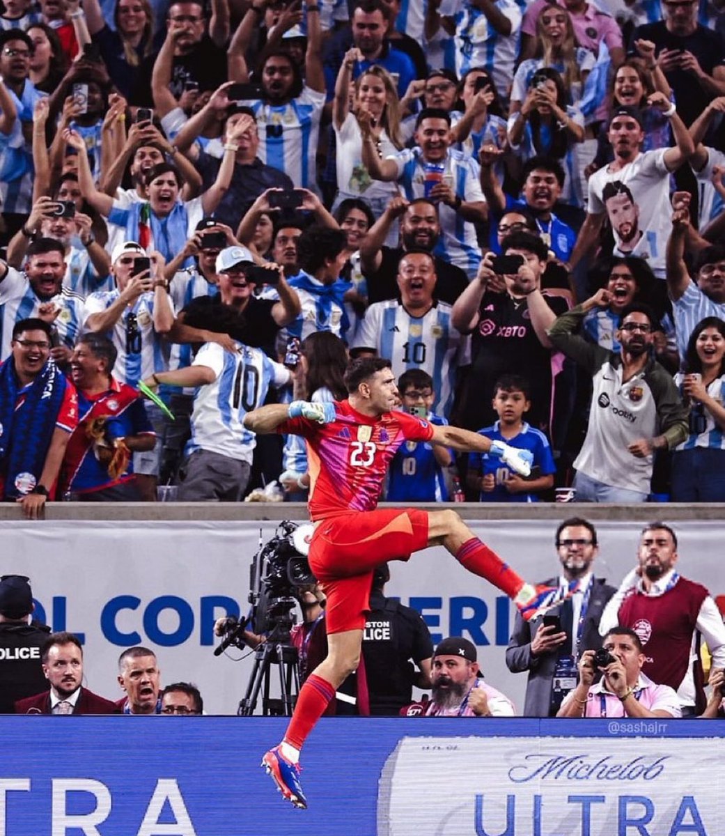 Orgambide's tweet photo. Vamos Argentina! Vamos el Dibu!!! #Argentina #CopaAmerica https://t.co/gygrTWMEWx
