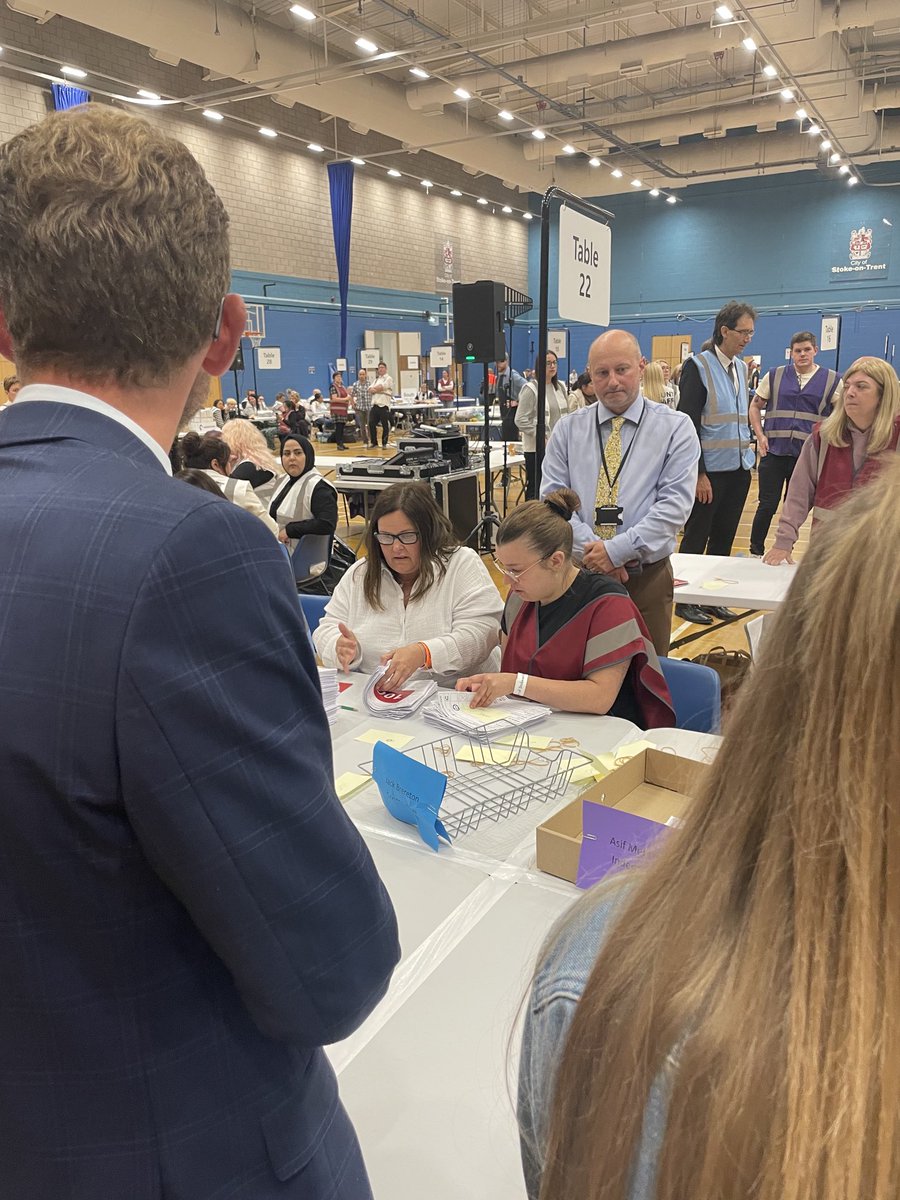 A bundle flick check is currently underway for Stoke South ⁦<a href="/GMB/">Good Morning Britain</a>⁩ #ge2024