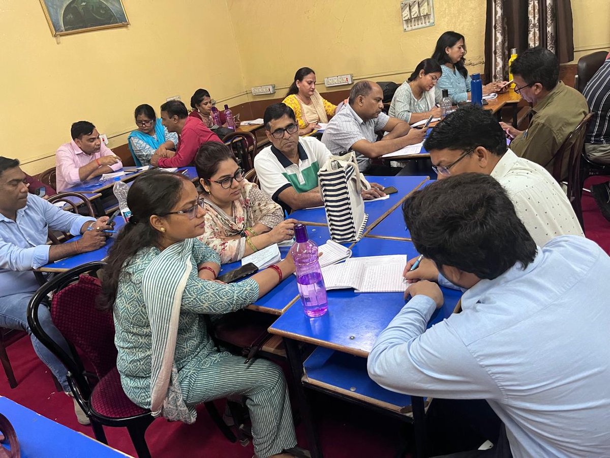 SAS_Rupantar's tweet image. Sri Aurobindo Society Rupantar program recently organized a Competency Based Assessment (CBA) training session for Kendriya Vidyalaya teachers specializing in Science in the Lucknow region.

#CompetencyBasedAssessment #CBA #Science #KendriyaVidyalaya #Lucknow #Rupantar

@KVS_HQ
