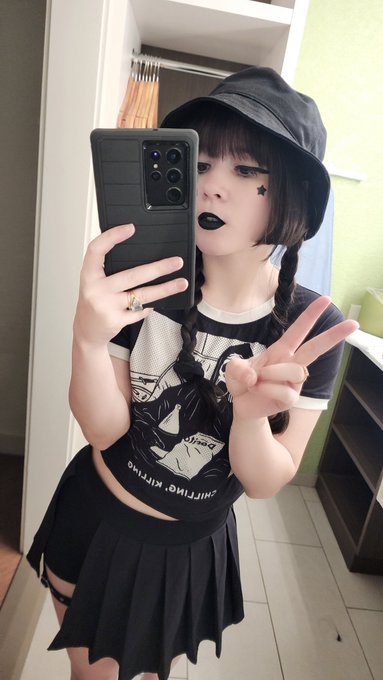 1 pic. if pornography gets criminalized I'd be a level 69 mob boss https://t.co/4t1WzCtybE<a href="/tag/mvsales"class="tags"><span>#mvsales</span></a>