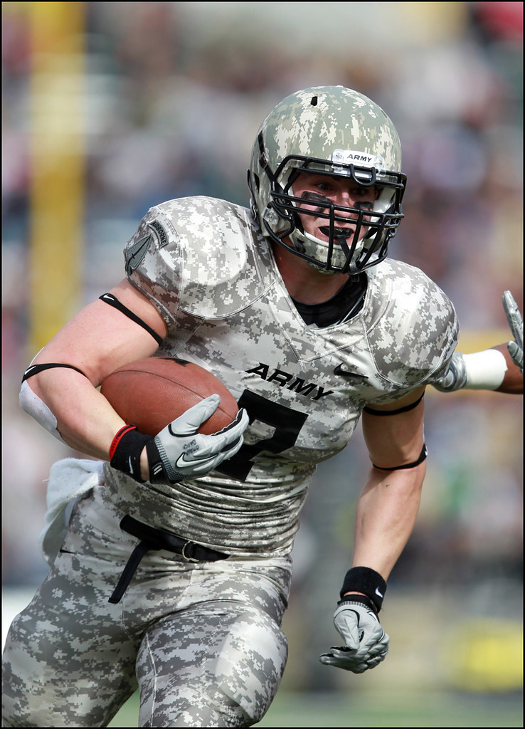 RealReno911's tweet photo. @CollegeSportsO The Army digital camo uniforms for the win. https://t.co/kELdxodFn4