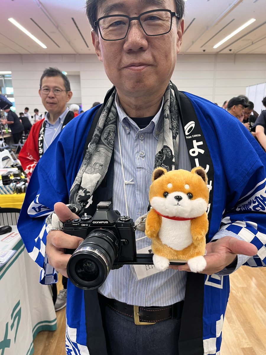 nikon_z8's tweet image. お土産は忍者レフミニを購入
次回はカメラにポンを買ってしまいそう
メーカーの人はとても丁寧で優しい話し方でした
#PAF2024 
#よしみカメラ