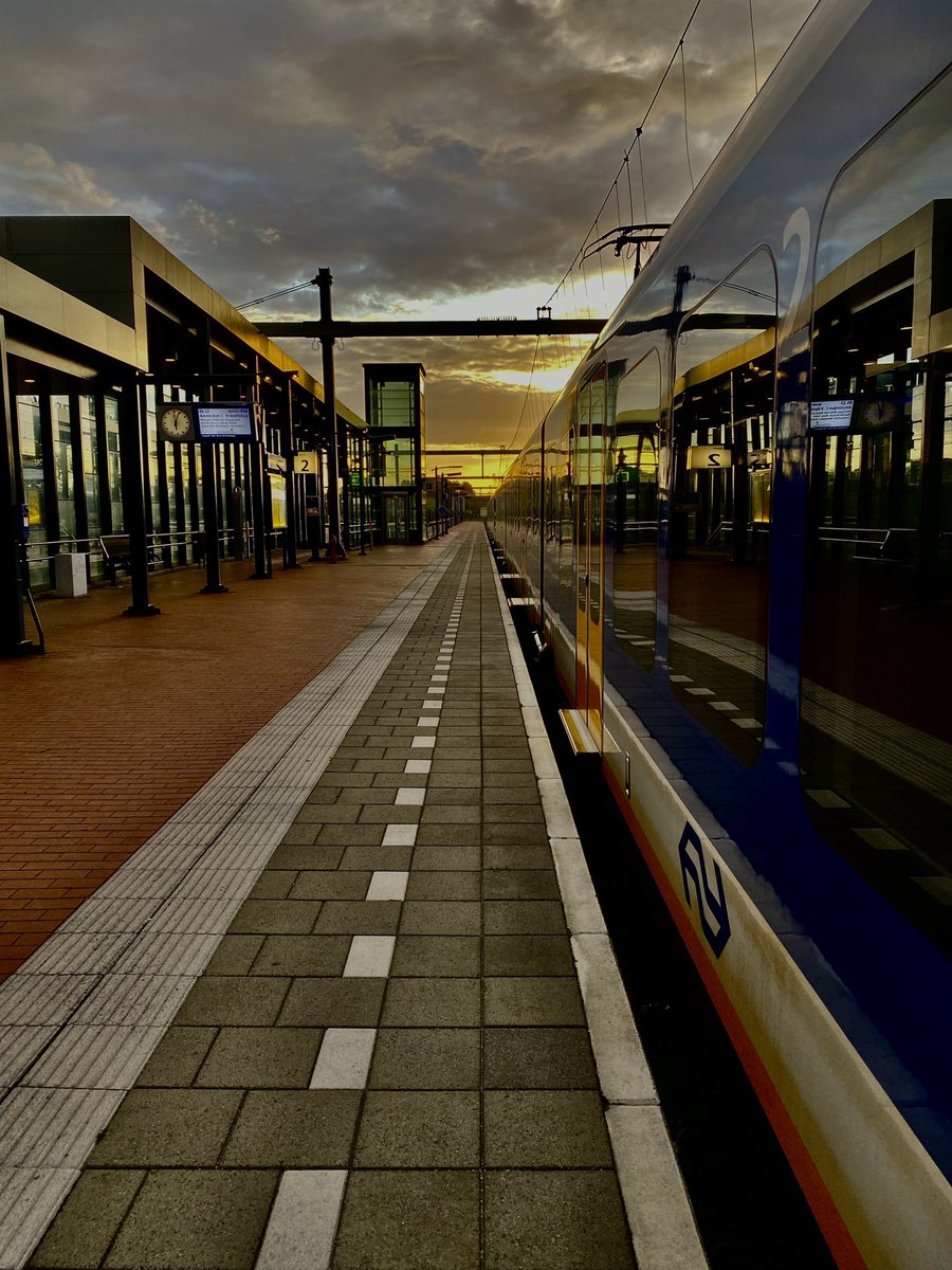 eetour's tweet photo. Goedemorgen 

#treinleven #vrijdag https://t.co/HBTPUoiym4