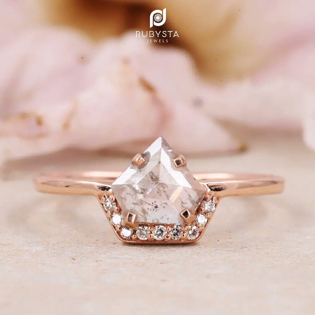 SagarLukhi69092's tweet image. Salt and Pepper  Pentagon Diamond Ring 💍 

rubystajewels.com/collections/en…

Checkout Customer Reviews on ETSY -  etsy.com/shop/Rubystausa

coupon code: INSTAGRAM25

💍The perfect ring for the perfect moment 😍 
.
.
💍Forever sparkling, forever mine

#DiamondsAreForever
#PerfectRing