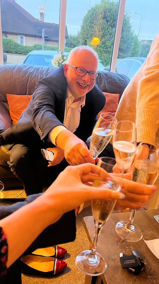 5am champagne with Mansfield’s new MP 🥂 <a href="/steveyemm/">Stephen Yemm MP</a>