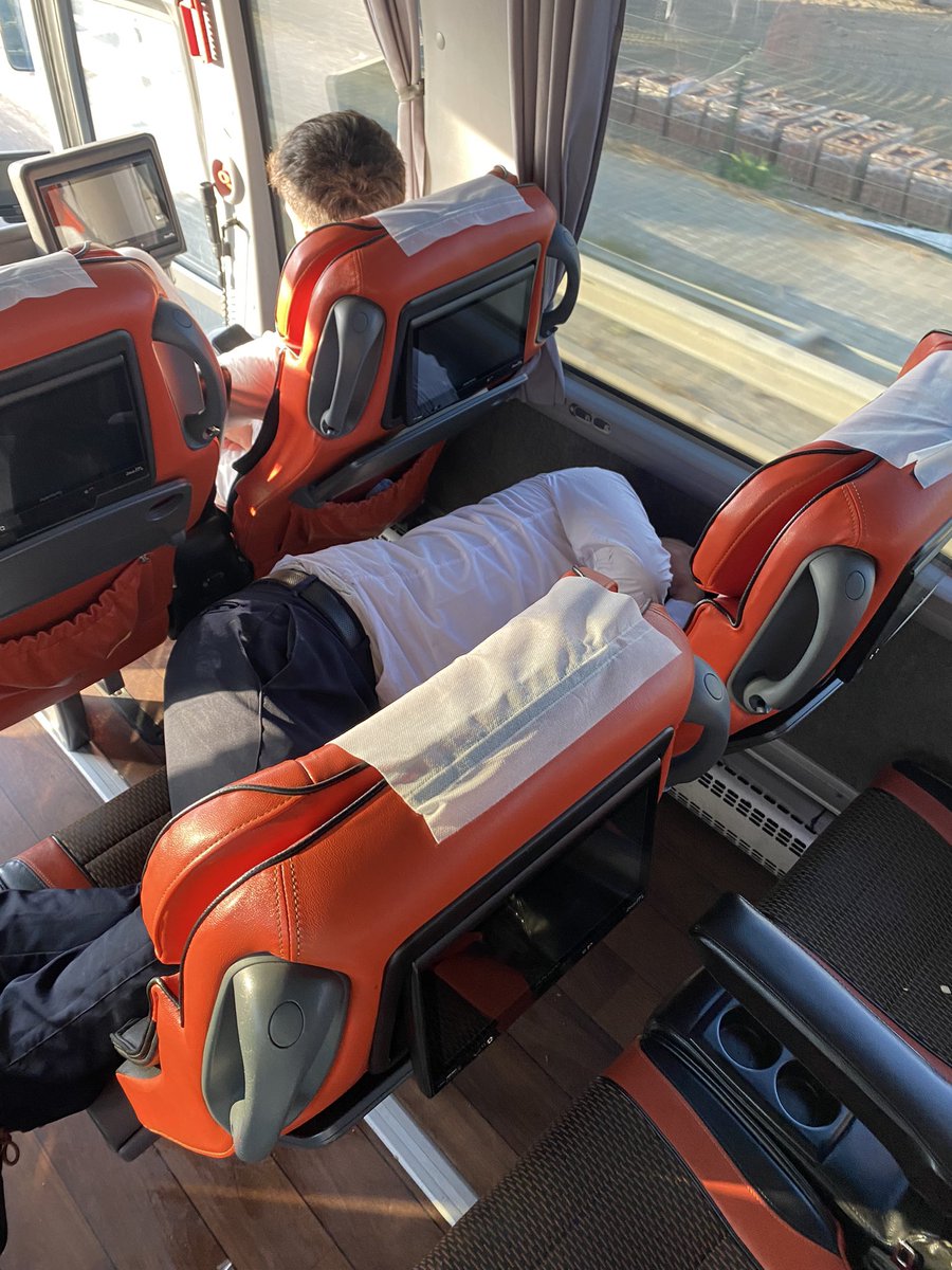 bulutmashar's tweet photo. @MetroTurizm sizinle yolculuk yapmanın nefret bir şey olduğunu bildiğim halde mecburiyetten bindim. Sefer:340791 yolculuk yaptım. Manavgat’ta inmem gerekirken muavinin uyuması sebebi Alanya yolunda indirildim. https://t.co/wp0gKgd4FQ