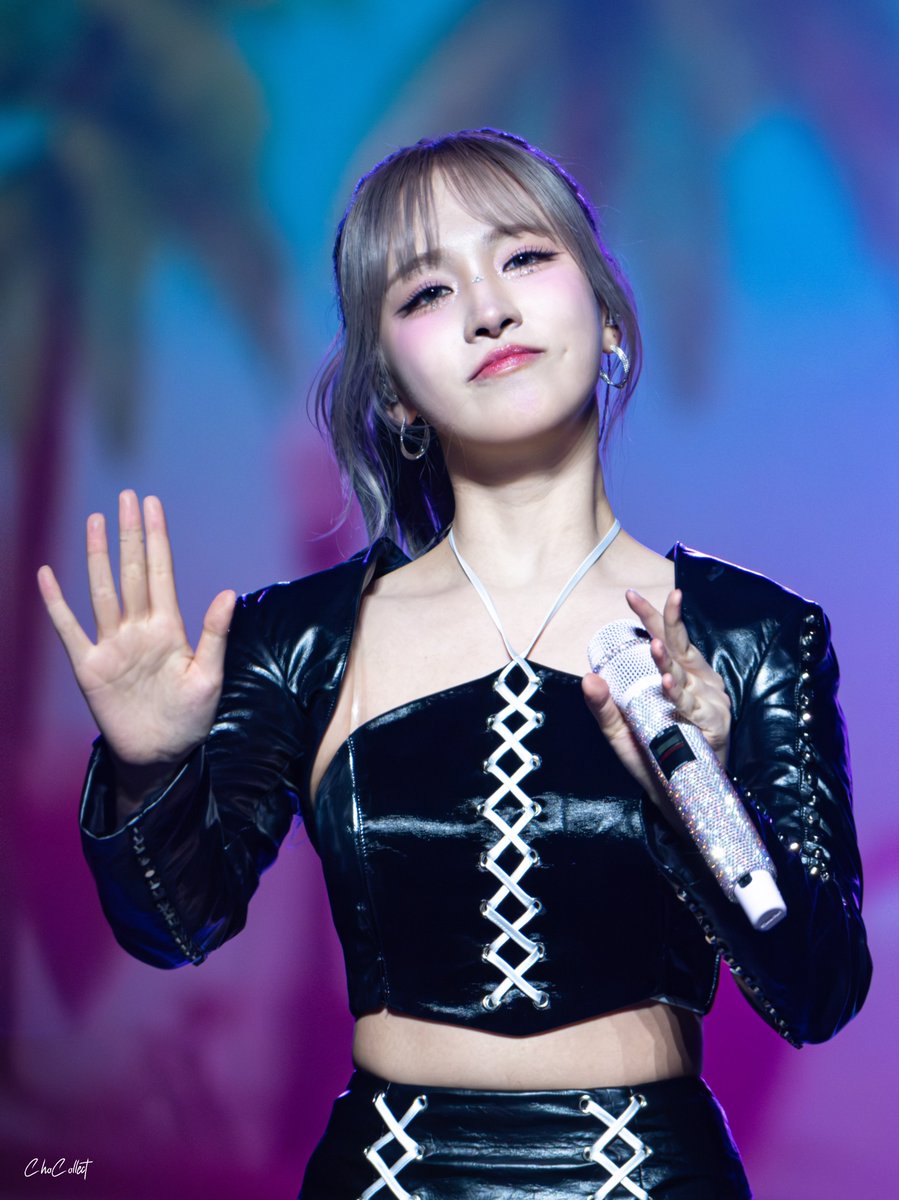 ChoCollect__'s tweet photo. 240616 SHOW WHAT I HAVE in London

😺

#LIZ #리즈 #김지원 #IVE 
#아이브 #KIMLIZ #KIMJIWON
#SHOW_WHAT_I_HAVE_IN_LONDON #IVEinlondon #IVE_WORLD_TOUR https://t.co/3RS6PUr5QL
