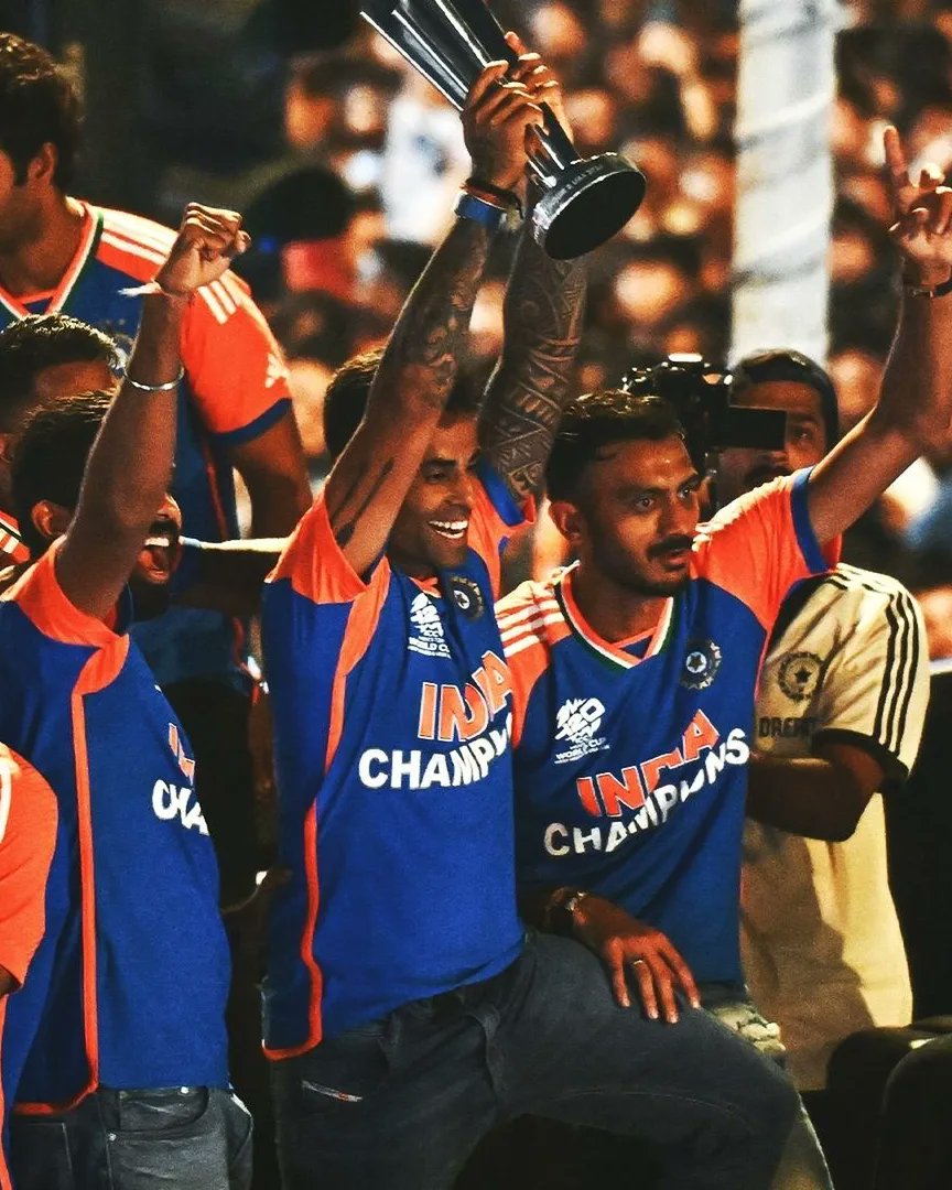 icchindi's tweet photo. मुंबई में Champions 🤩
#T20WorldCup की जीत के बाद भारतीय टीम का यादगार स्वागत 👏🏻🇮🇳

#TeamIndia #WelcomeWorldChampions https://t.co/z3O66KelKR