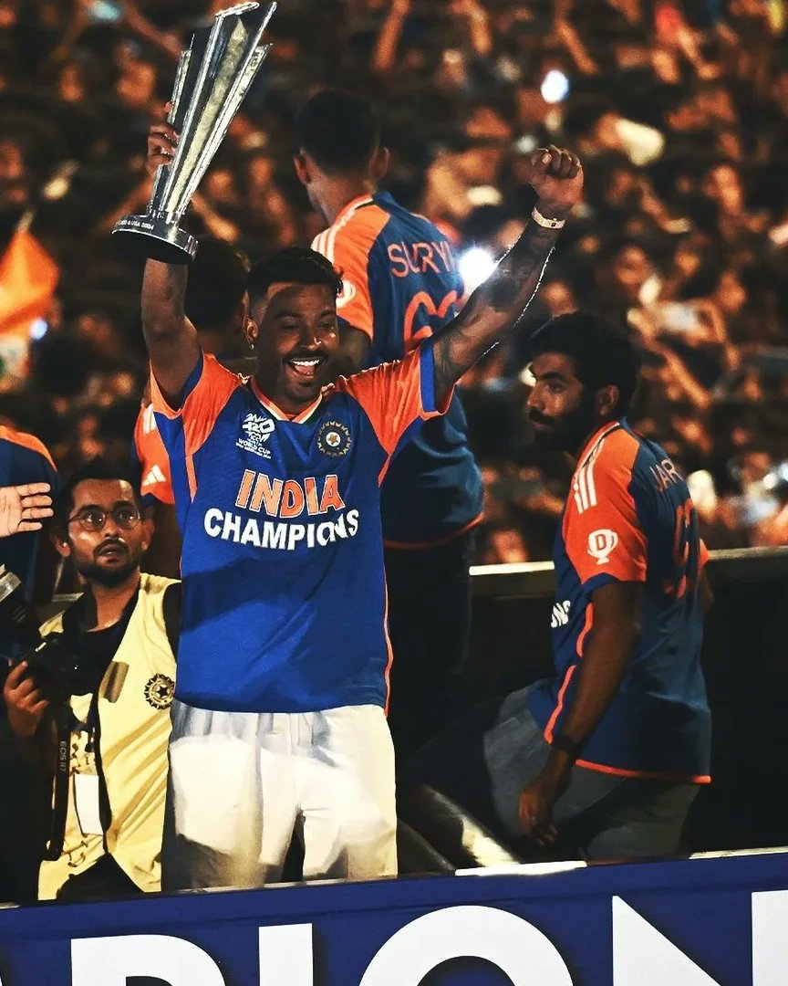 icchindi's tweet photo. मुंबई में Champions 🤩
#T20WorldCup की जीत के बाद भारतीय टीम का यादगार स्वागत 👏🏻🇮🇳

#TeamIndia #WelcomeWorldChampions https://t.co/z3O66KelKR