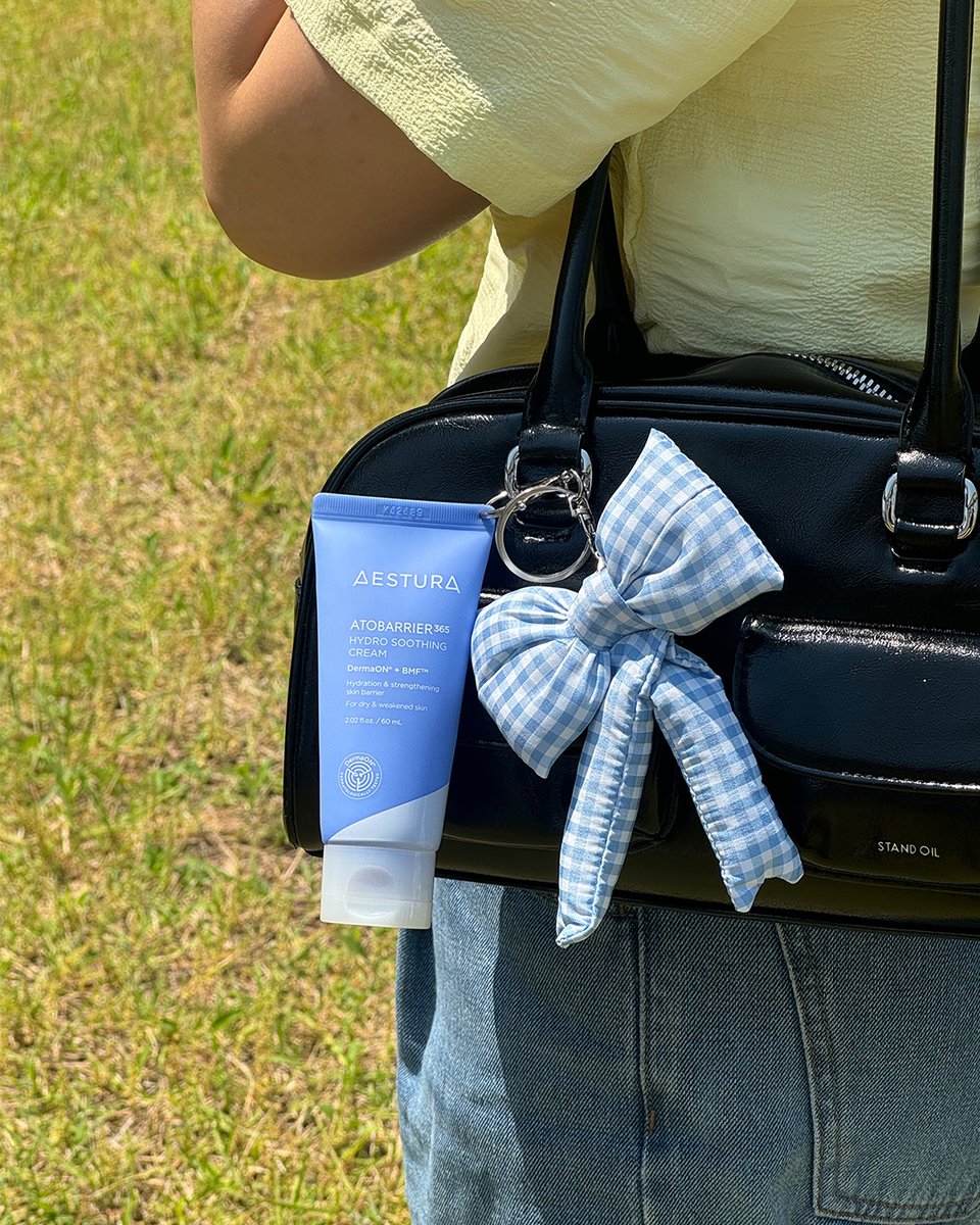 #EVENT

큐티하면,, 삶이 행복해져요,, (❤️´艸｀❤️)

귀여운 걸 좋아하는 엑지기는
이렇게 제품에 귀여운 키링을 달고 다닌답니다!

여러분의 에스트라 제품 꿀조합은 무엇인가요?
궁금한 엑지기에게 답글로 알려주세요!

#RT, #팔로우 도 고고💙

🧡랜덤 5인
🧡더마 UV365 장벽수분 무기자차 선크림 /