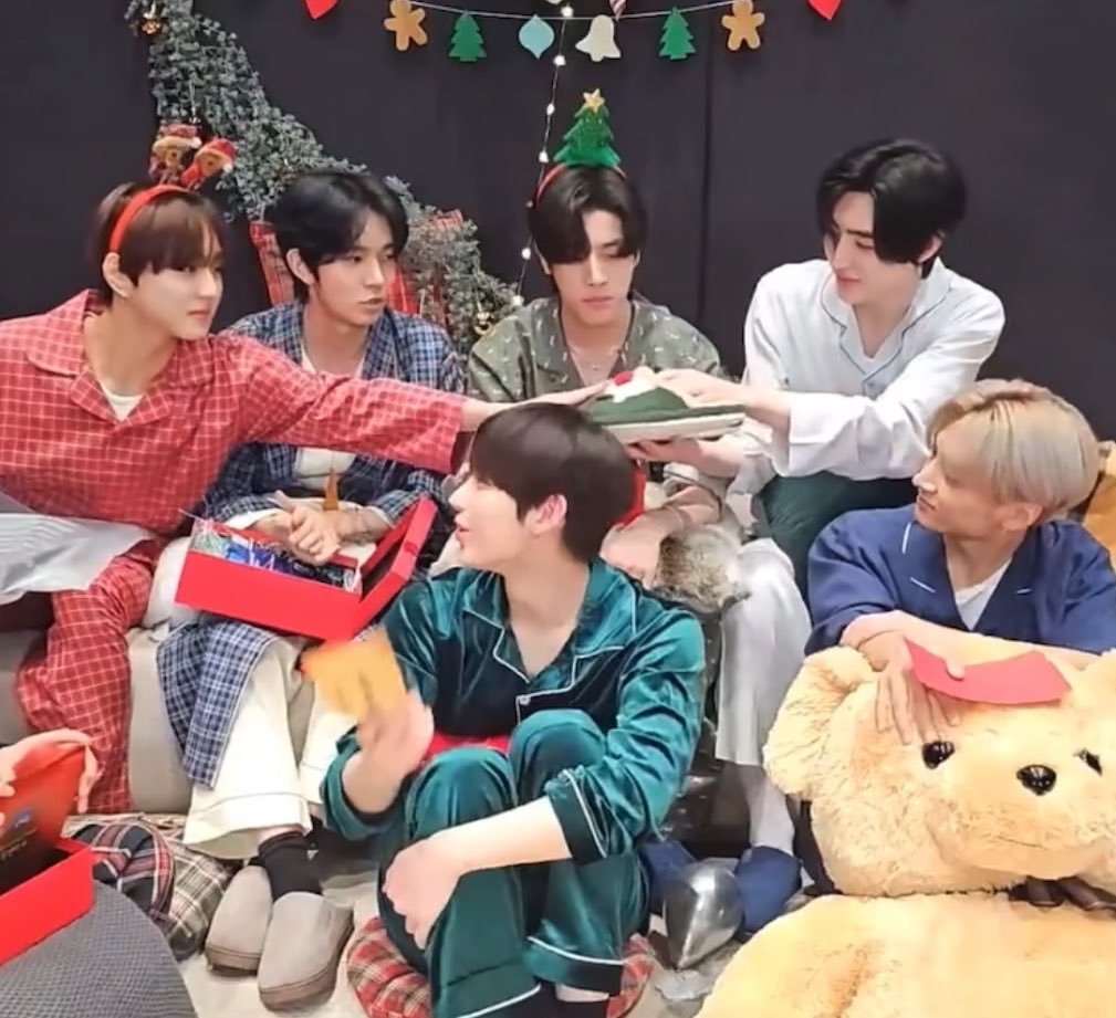 종성이 패션 걍 정원에디션 이잖아