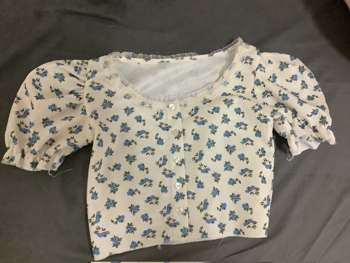 70รส
#โล๊ะตู้เสื้อผ้า