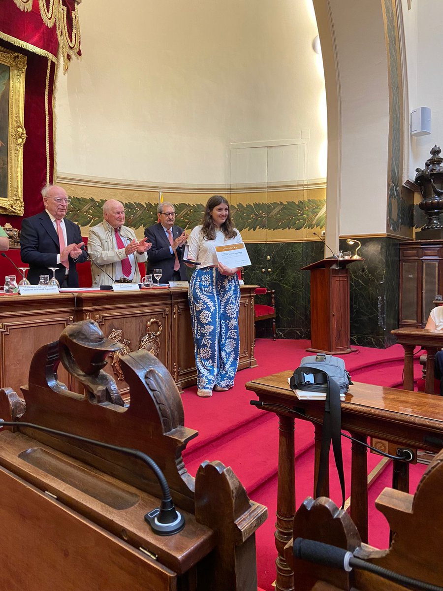 VPalomo_Lab's tweet photo. Enhorabuenísima @Rebeecaparis por tu premio en el III Simposio de Jóvenes Investigadores en la @ranm_es !!! Un placer participar en este encuentro del #ForoTH y establecer nuevas colaboraciones 🙌🏻🙌🏻 https://t.co/urXvjT3TXu