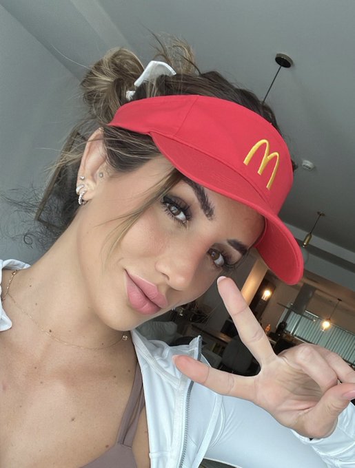 Guess I can use this pfp again.   What we ordering today? https://t.co/Xz1pmACVMp