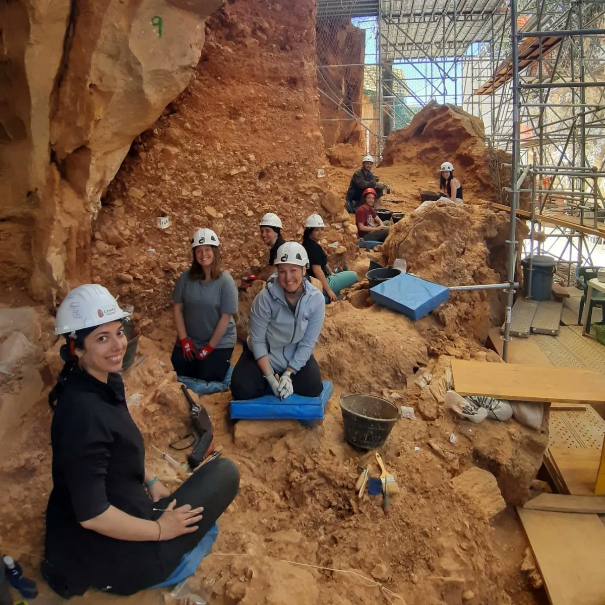 CENIEH_Colec_'s tweet photo. #ICTSNews
Nos empiezan a llegan al laboratorio imágenes de nuestros compañeros desde el nivel #TD04 del yacimiento de #GranDolina de la #SierradeAtapuerca. Iremos subiendo las imágenes de la campaña, que para este laboratorio ha empezado este segundo turno de #excavación. https://t.co/aJcmljdY0h