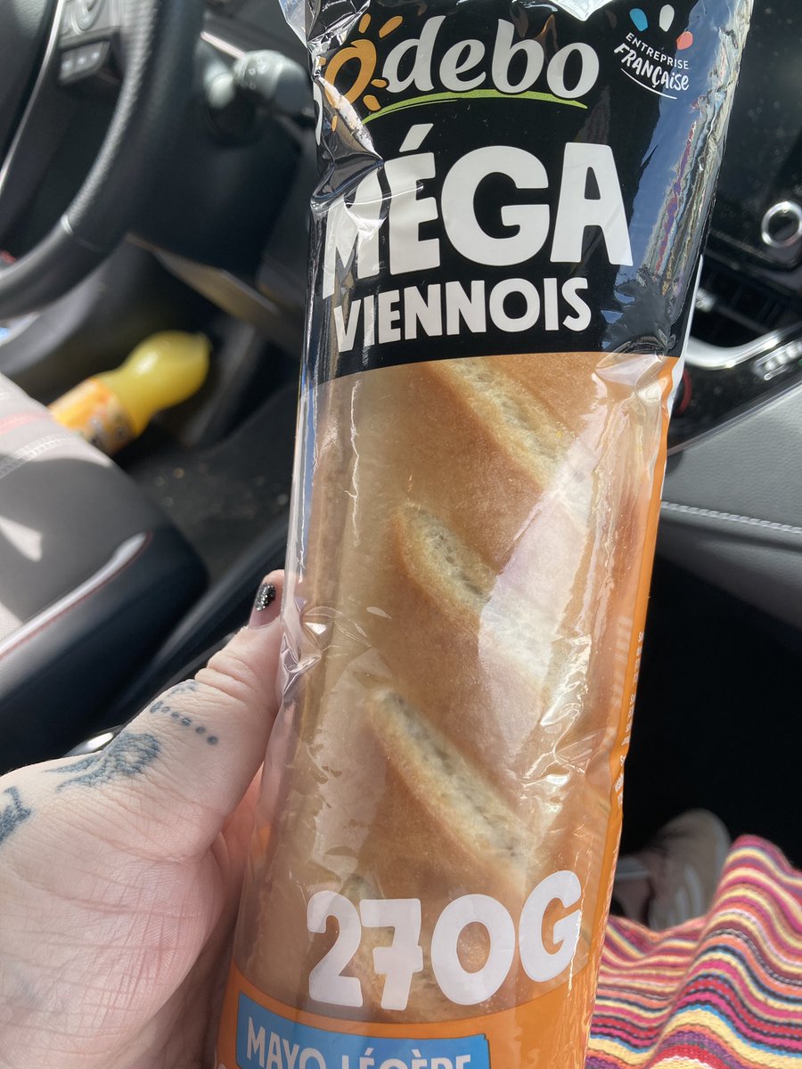 TheOGJeSsiiK's tweet image. I miss being able to eat sandwiches made with “real”bread. A real French crispy baguette you know. Unfortunately I’m going to have to opt for Viennese bread sandwiches until I have new teeth, me thinks. 🥖 #edproblems