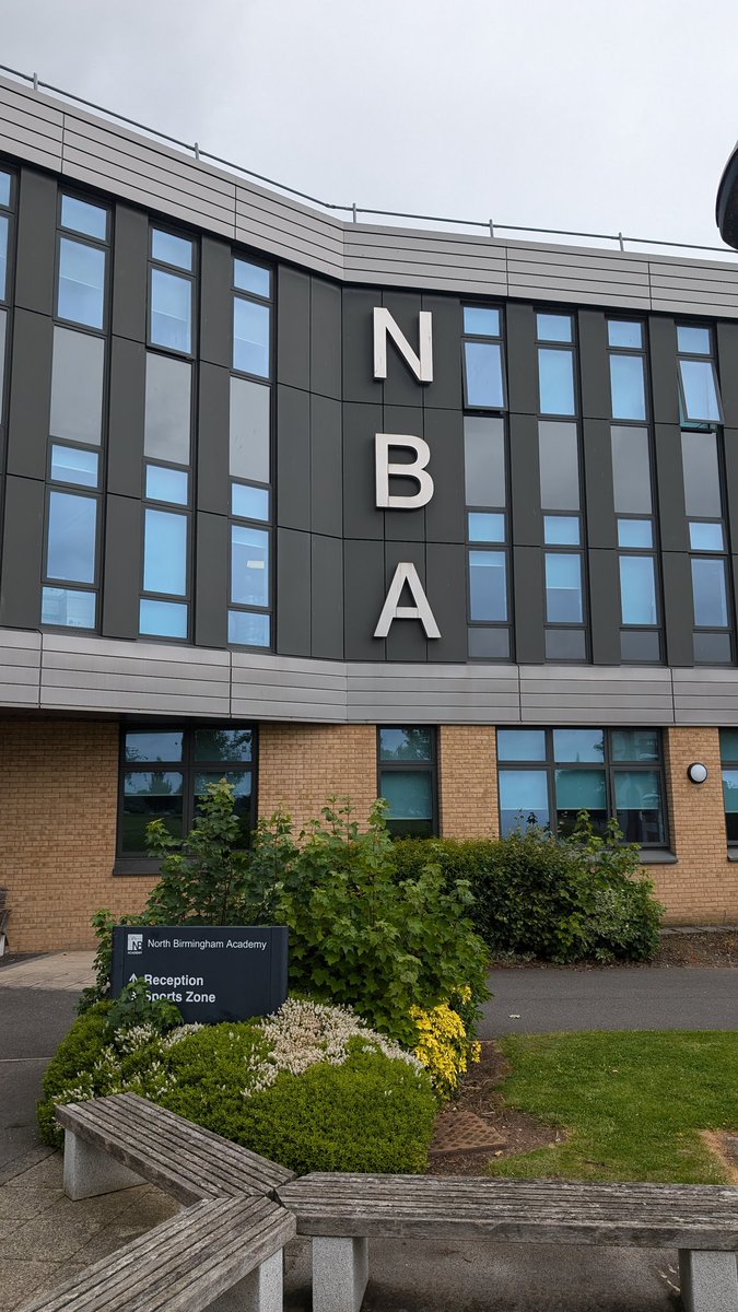 I had a great morning earlier this week delivering training to <a href="/EducationEACT/">E-ACT</a> staff in preparation for the results day on <a href="/SisraAnalytics/">Sisra Analytics @ Juniper Education</a>! ☺️
Best of luck for results day! 🎉🤞🏼