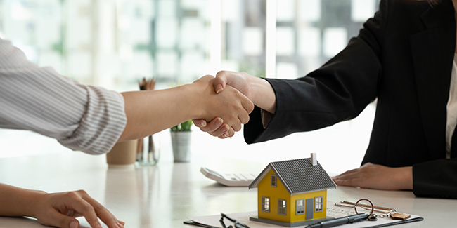 🏡 Marges de négociation pour l'achat d'un logement : jusqu'à 20% et plus ! 📉 En juin, la moyenne nationale frôle les 9%. #Immobilier #Négociation #AchatMaison 👉 bfmtv.com/immobilier/ach… @RostImmo <a href="/Aureli1enGiraux/">Aurélien Giraux</a> @GALIAN