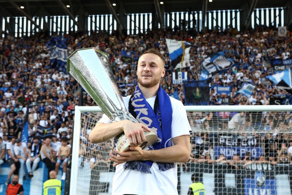 🚨⚫️🇳🇱Juventus is planning their first offer for Teun Koopmeiners

Atalanta midfielder wants to join Juve, no doubts

There is an agreement in principle✅

💰Market value is at $50M

📄Contract at Bergamo expires in 2027