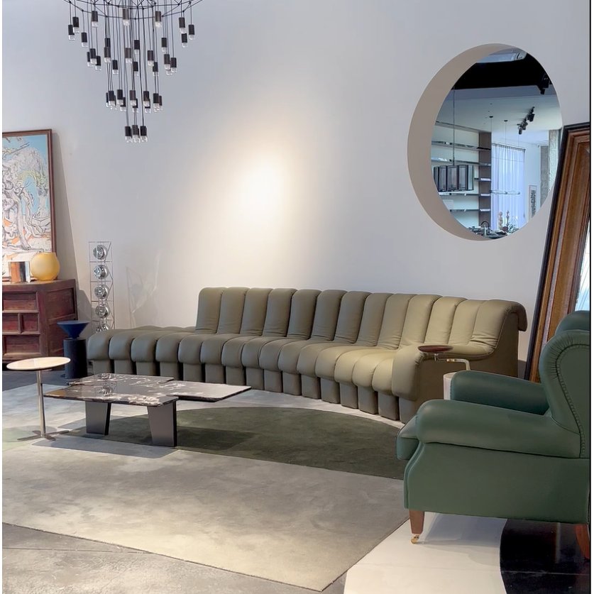 Sourcing_Market's tweet image. Showcasing our "Infinite Extension" Sofa! 🛋️

Designed for ultimate comfort and style, it seamlessly extends to fit your space needs. 
#Foshanfurniture #Leathersofa #Customsofa #InteriorDesign #HomeDecor #FurnitureDesign #Luxuryliving #FFM