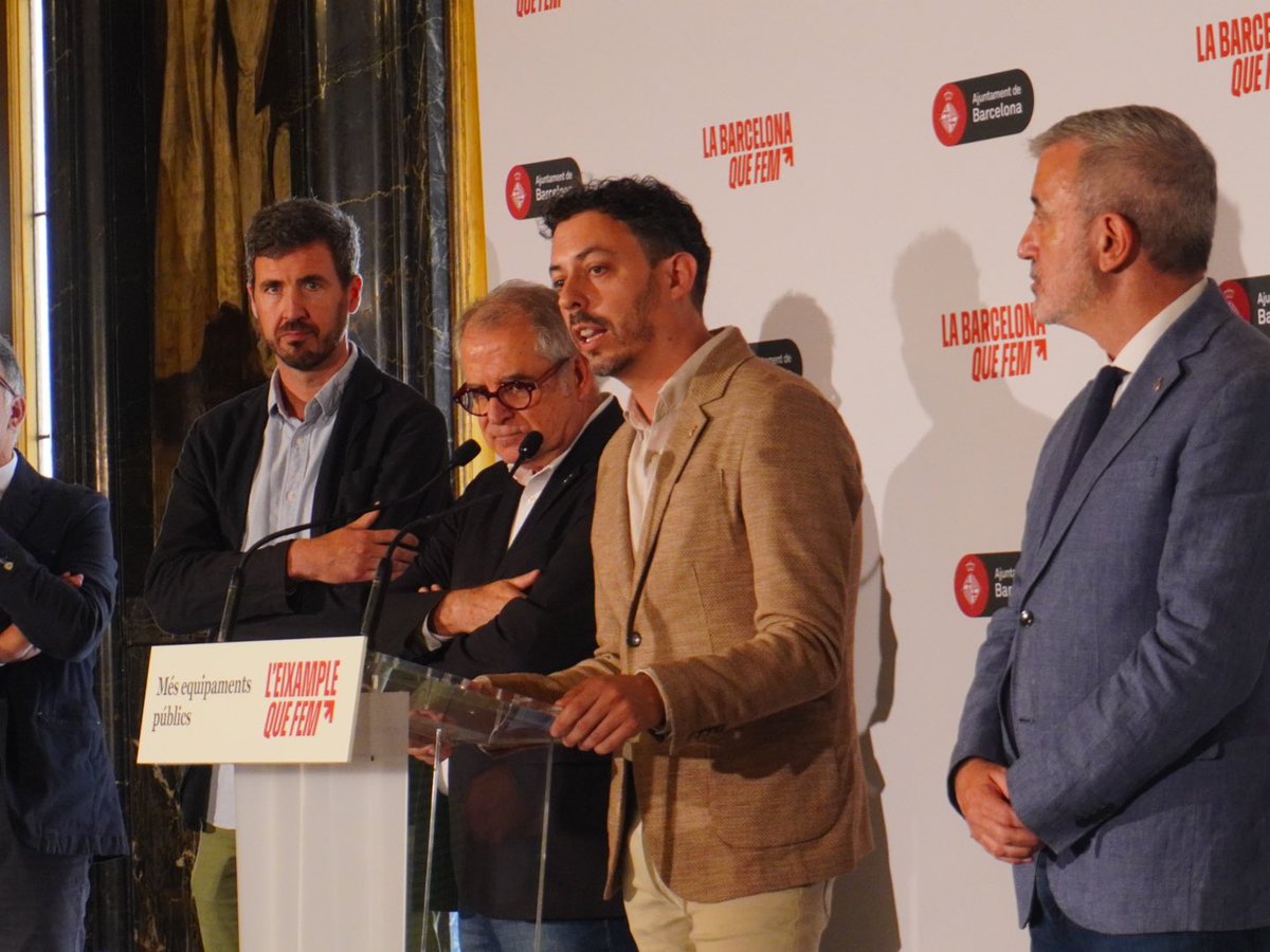 Junts_BCN's tweet image. 🙌🏻 El president del districte de l’#Eixample i regidor de #TriasperBCN @joanrportell participa en la presentació de l&apos;acord per la reubicació d&apos;equipaments al districte de l&apos;Eixample.