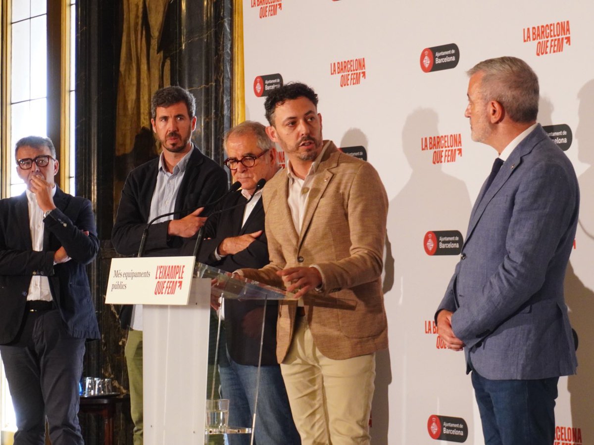 Junts_BCN's tweet image. 🙌🏻 El president del districte de l’#Eixample i regidor de #TriasperBCN @joanrportell participa en la presentació de l&apos;acord per la reubicació d&apos;equipaments al districte de l&apos;Eixample.