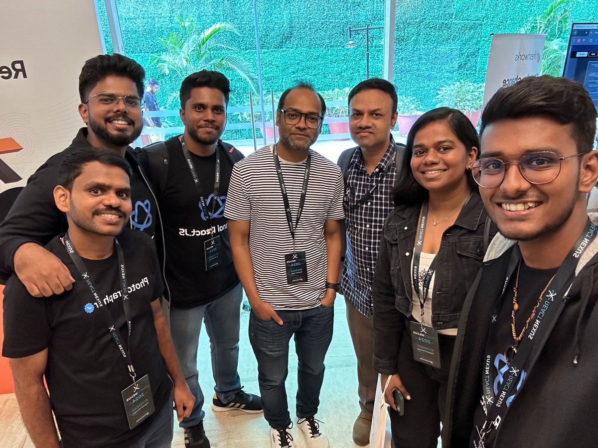 drraghavendra91's tweet image. Feeling Great for @chennaireact as the folks made my dream come true Happy to meet @SantoshYadavDev in #ReactNexus2024 @ReactNexus @iNikhilKumaran