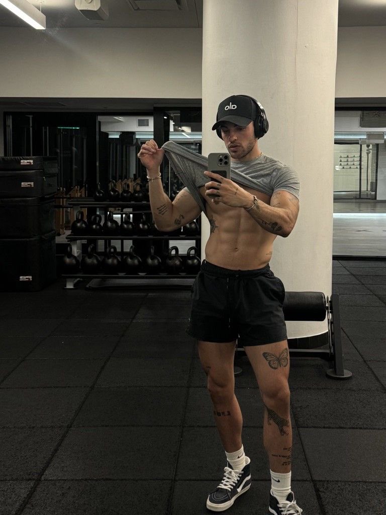 m__anu_'s tweet image. New gym goers? Wag kang mahiya mag gym! 

Tips, Proper form and routine thread 👇🏻 retweet! Sharing is caring🫰🏻