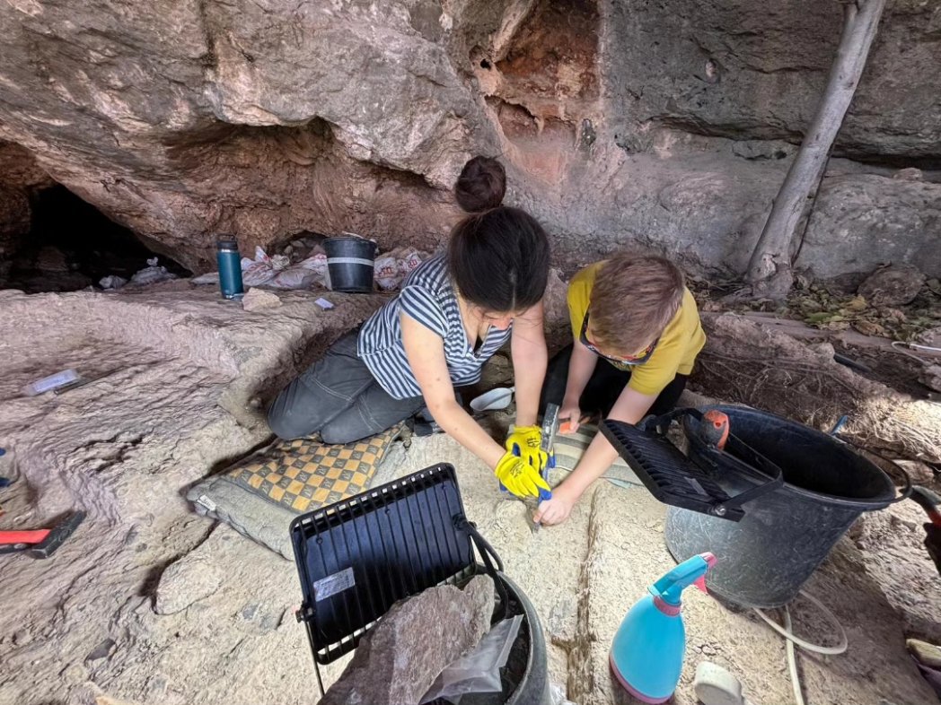 labHCE's tweet photo. This week at Tinshemet Cave excavation: visitors, friends and new cool discoveries ☺️ https://t.co/3wdAfki3eS