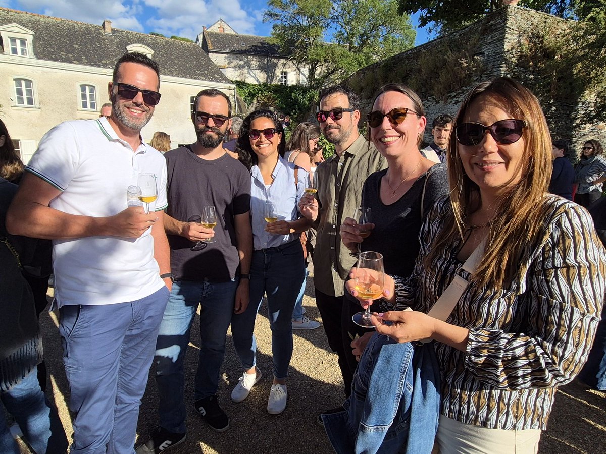 📷 Retour en images sur la première édition très réussie de notre événement "soleil couchant en bord de Maine avec les vignerons indépendants de l'Anjou et de Saumur". 1/2

C'était hier soir dans le cadre idyllique de l'ancien couvent de la Baumette à Angers🌞🥂🍢🍤🎶