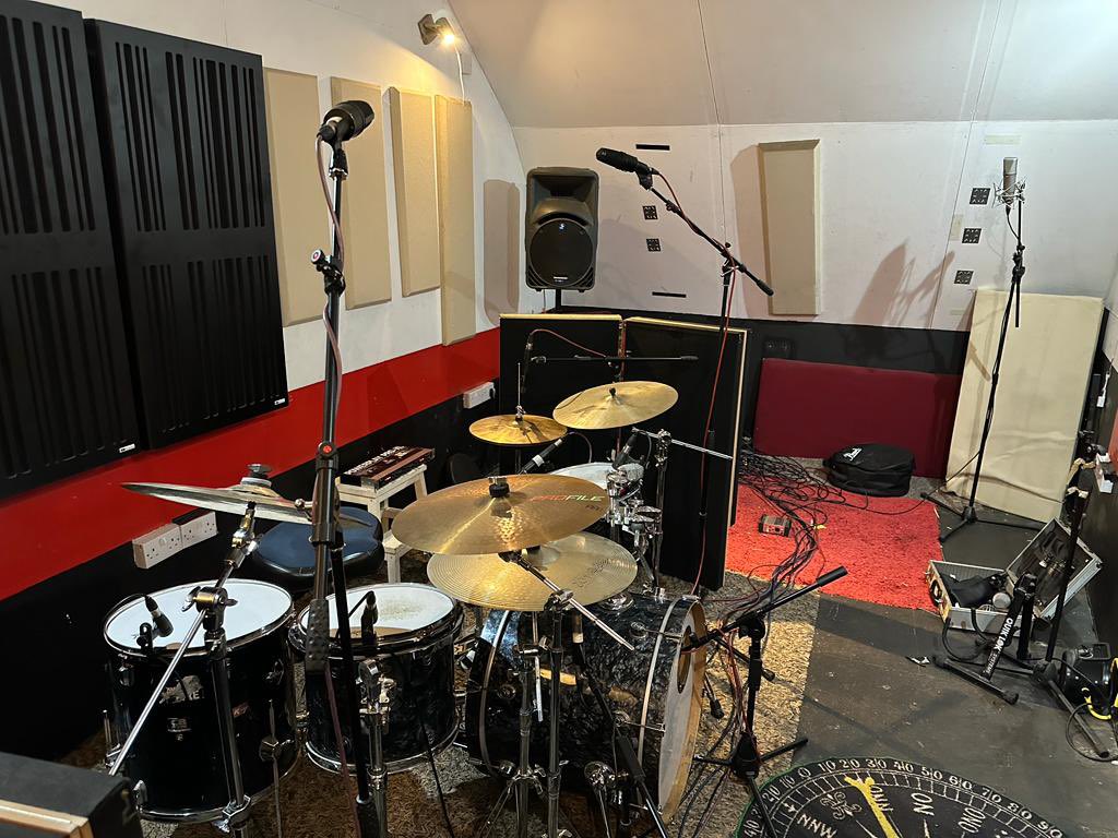 BonaFideStudio's tweet photo. Looking for the perfect space to #jam, #practice, or perfect your next #hit? Our fully kitted, #soundproofed #rehearsalstudio is here!
Perfect for #bands who want to #sound amazing & crank it up to 11. Book your session now and make some noise...
02088839641
#BandRehearsalStudio https://t.co/VI6bh7yfkV