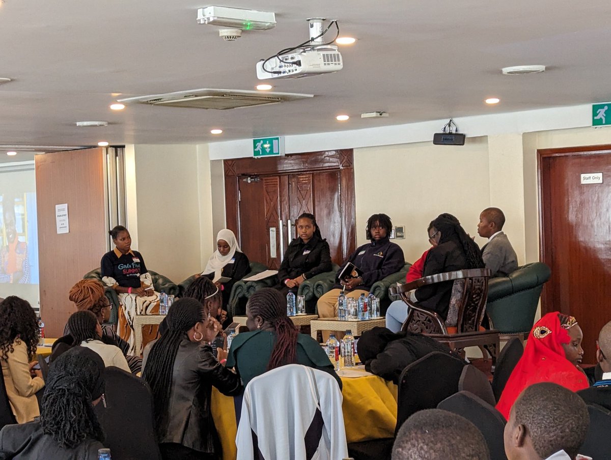First part of the day: centering girls' voices from the get-go! This is our signature Girl Hour panel, where girls tell adults what they need and what makes them feel valued. #GirlsFirst
