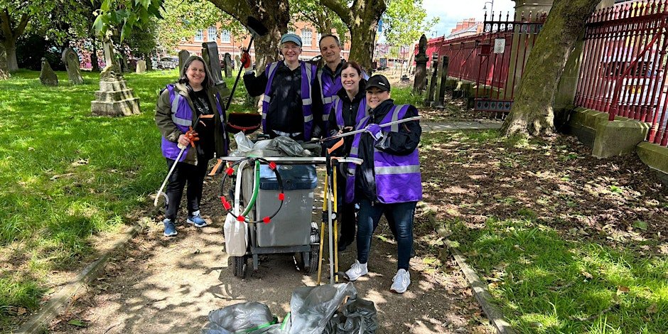 Volunteer Litter Pick Sat 13 July. 10.30am-12.30pm meet @ the Big Peg, 120 Vyse St, B'ham Jewellery Quarter. #volunteers #LitterPicks #JewelleryQuarter #CemeteryCare
 Reserve your place here eventbrite.co.uk/e/voluntary-li…..
