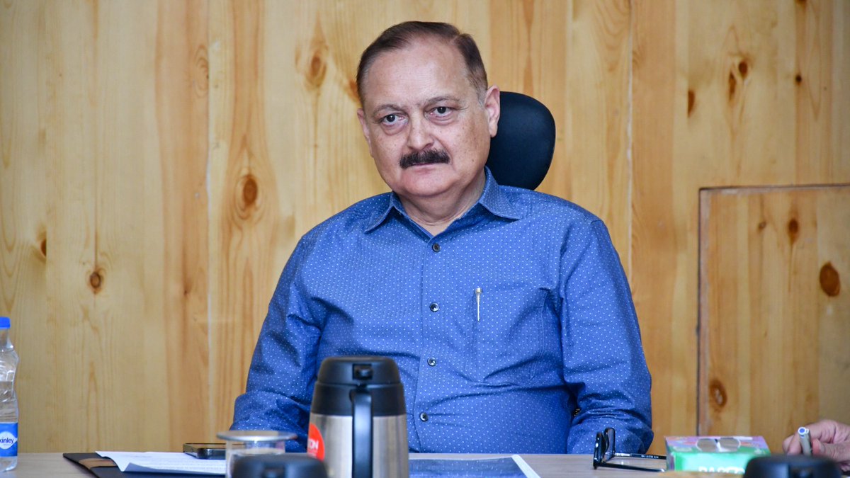 DIPR_Leh's tweet image. Advisor Ladakh Dr Pawan Kotwal Convenes Meeting to Discuss Climate Action Plan for Leh City. He instructed PHE to conduct water recharge structures.
@lg_ladakh @LadakhSecretary @LAHDC_LEH @DC_Leh_Official @MCL_leh @Mayors4Climate @NIUA_India
Read more: facebook.com/share/p/hccTcn…